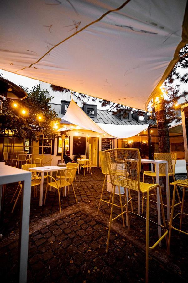Street Food Possonium Apartments Bratislava Bagian luar foto