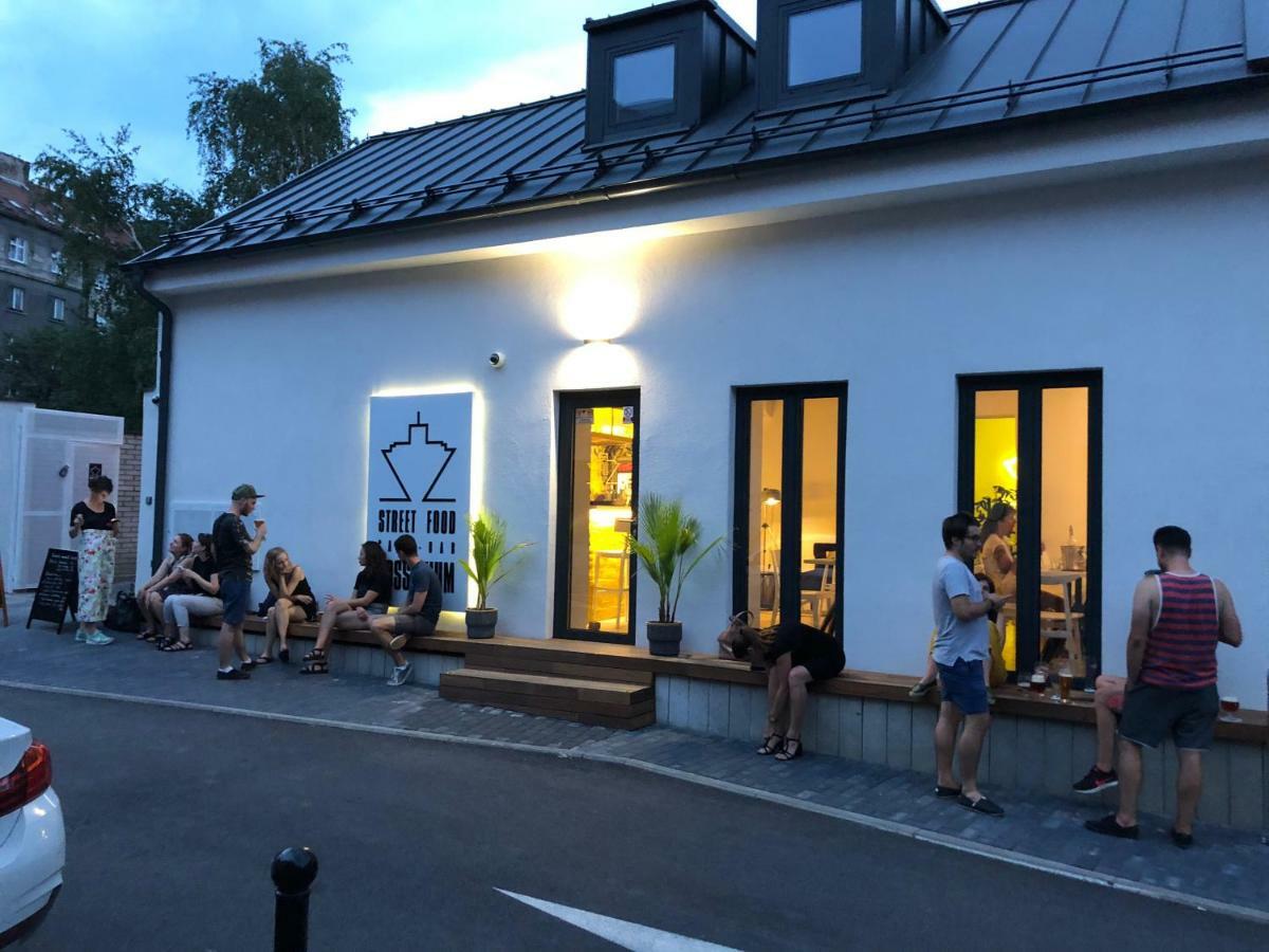 Street Food Possonium Apartments Bratislava Bagian luar foto